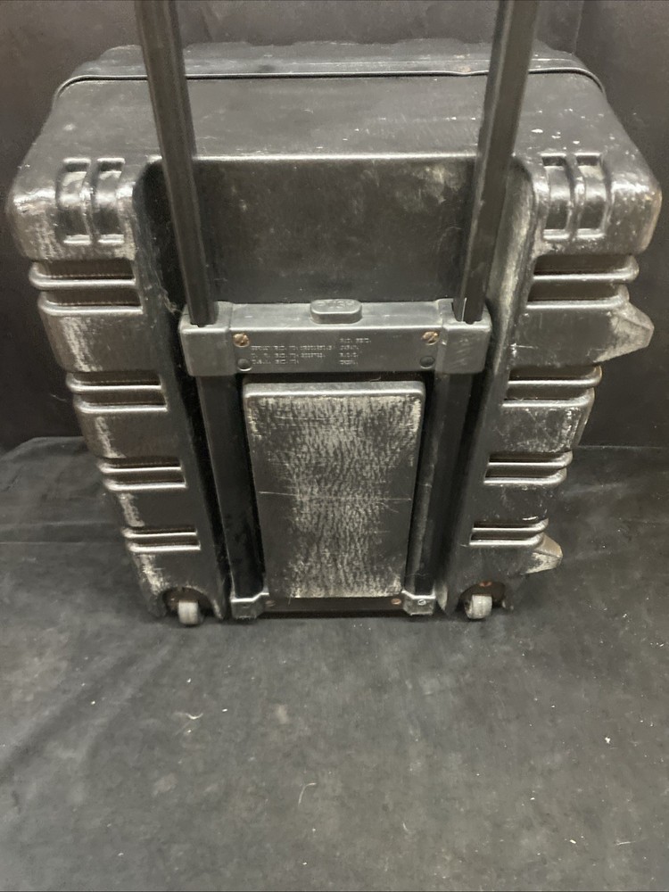 Rolling Hard Locking Case For Slide Projector Or Photo Equipment