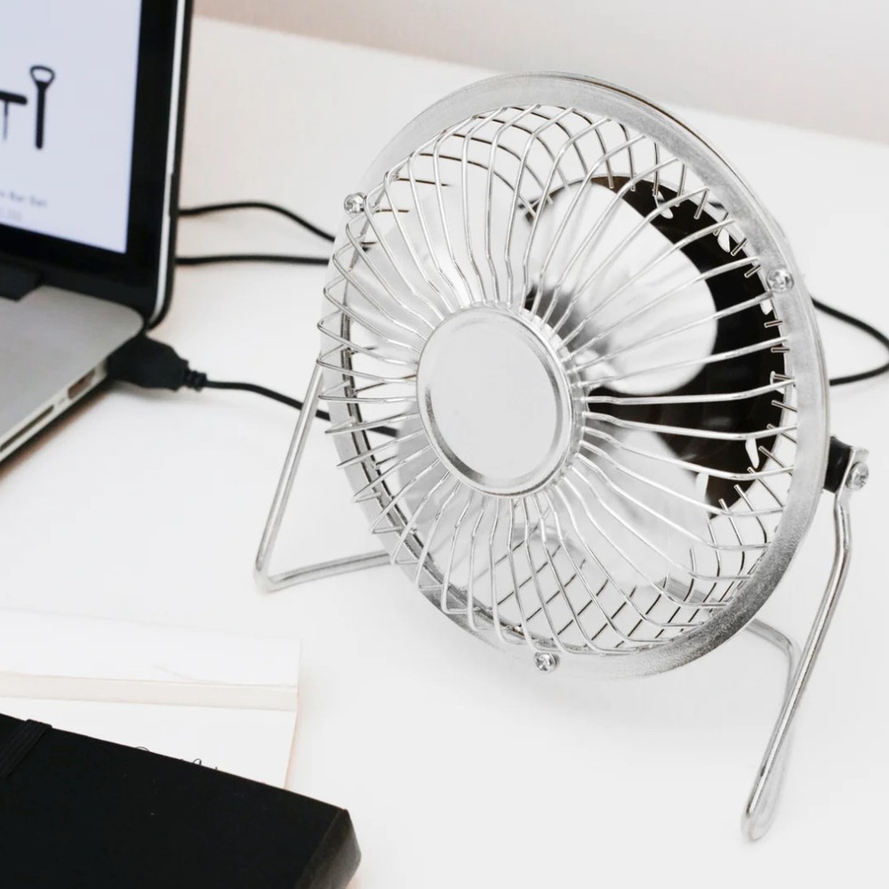 Kikkerland USB Black Desk Fan