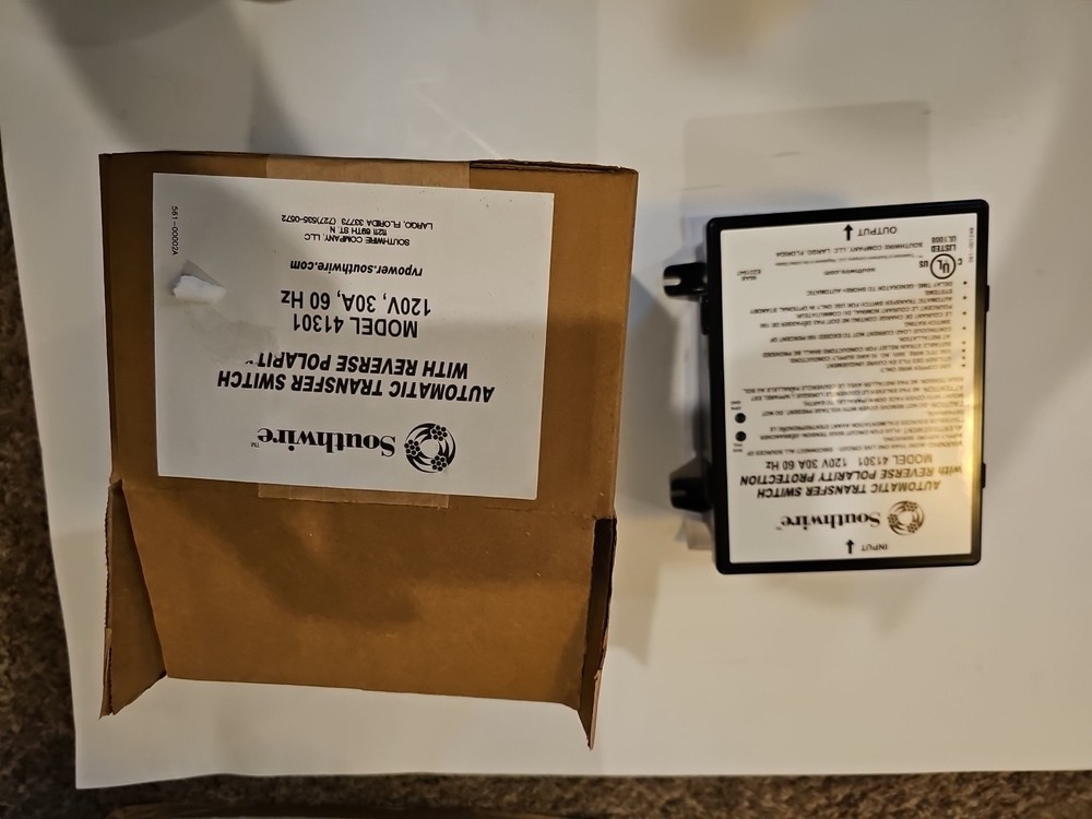 Southwire Automatic Transfer Switch With Reverse Polarity. Model 41301