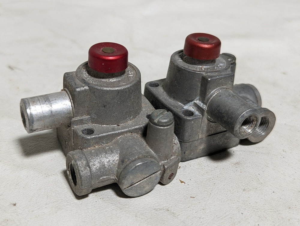 Robertshaw 9817 valve