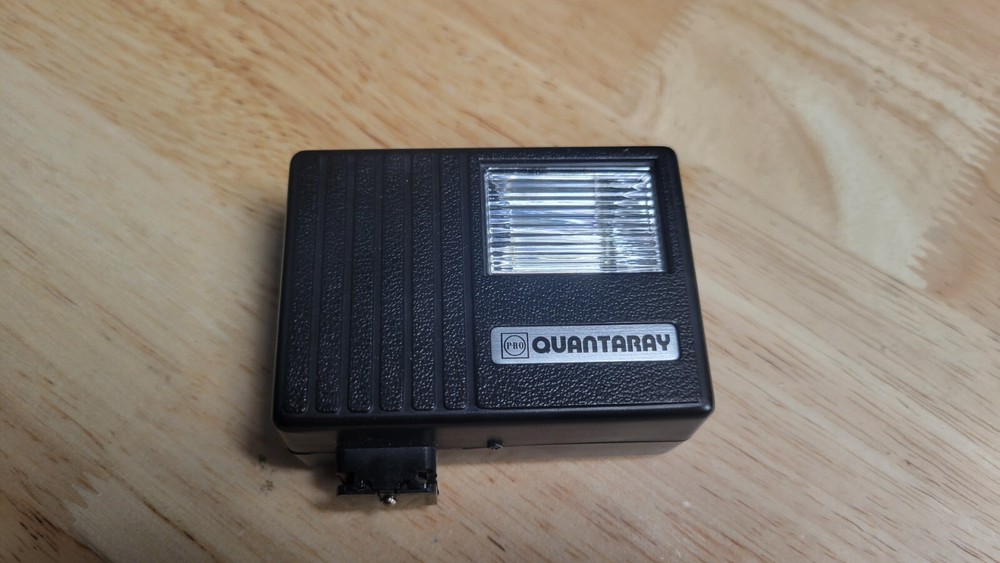 Vintage Quanatray Mini II Solid State DC Electronic Flash Unit with Original Box