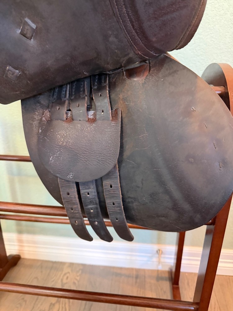 17.5” Beval english saddle