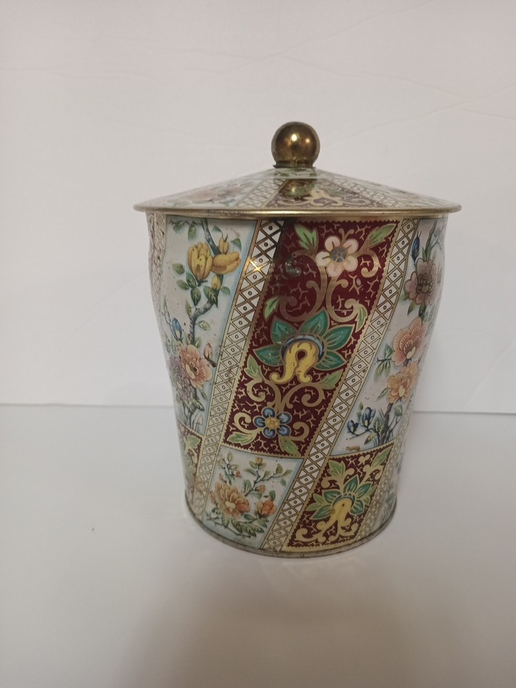 VINTAGE CONTAINER MADE IN ENGLAND TIN CONTAINER WITH LID