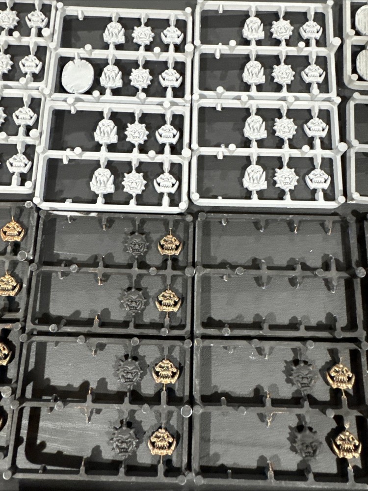 Warhammer Orc Ork Shield Bitz