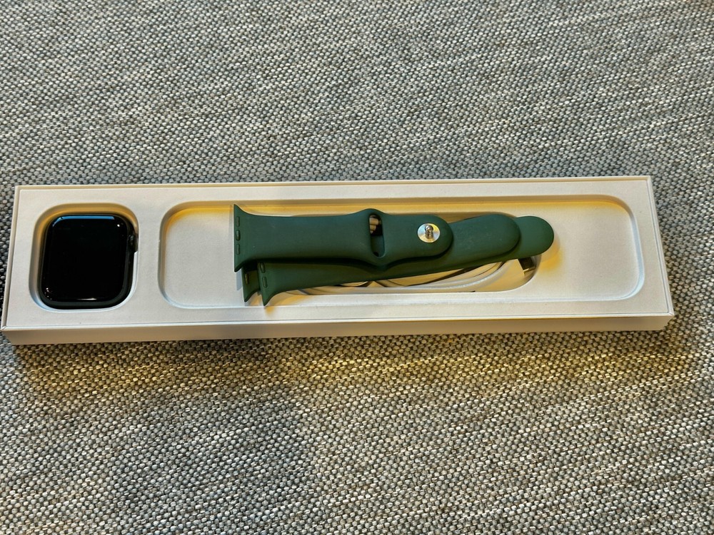 APPLE WATCH SERIES 7 (GREEN 45MM)