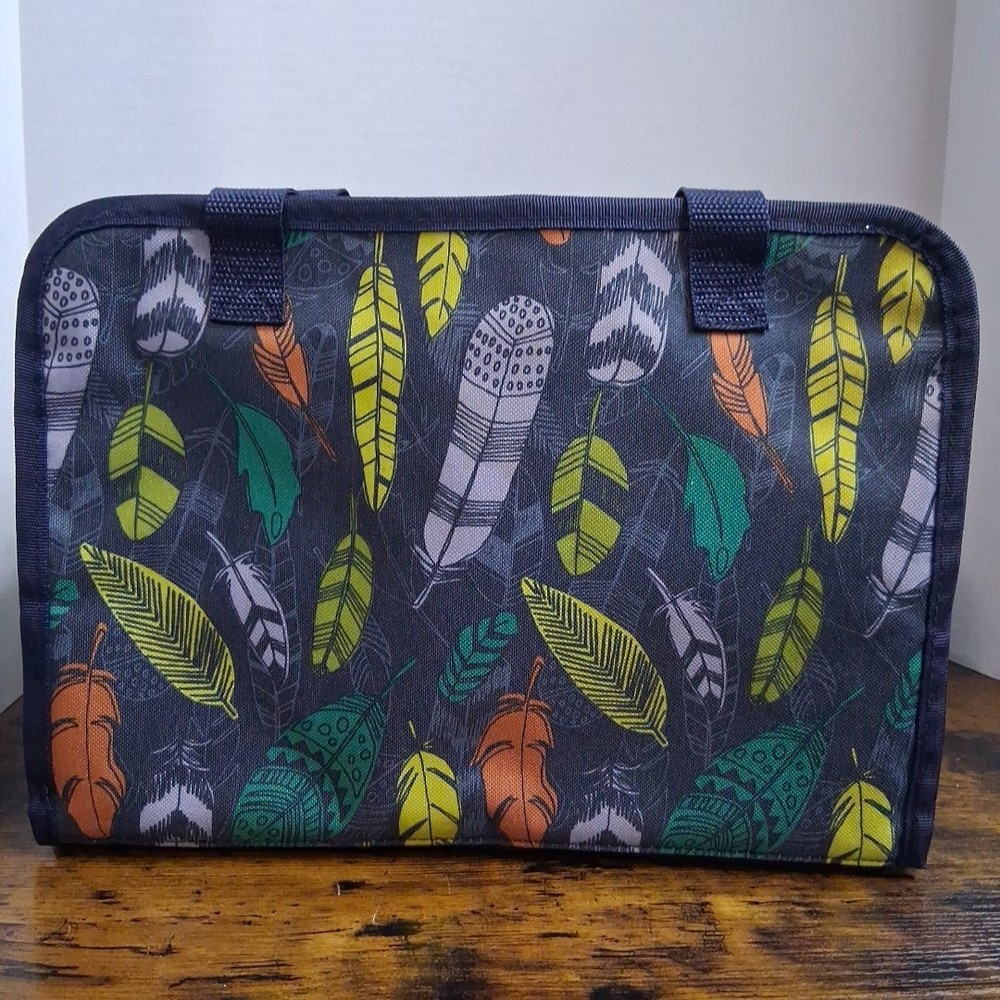 Gently Used Thirty One Get Creative Caddy Falling Feathers