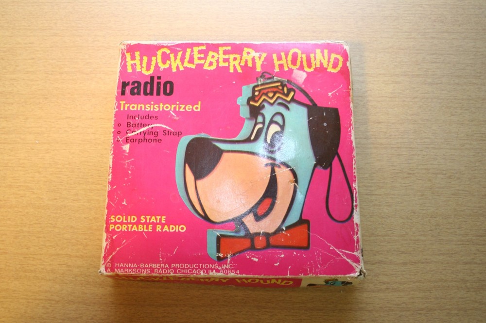 Vintage Huckleberry Hound Solid State Transistor Radio in Box