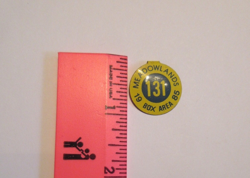 1985 MEADOWLANDS BOX AREA 131 LAPEL BUTTON - WORN BY USER