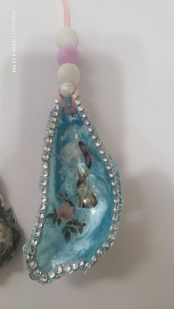 Spring Decor (5) Oyster Shells Hand Painted great for your Spring Decorating