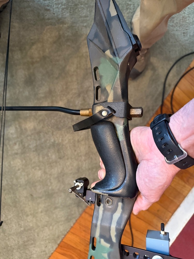PSE LC 2000 Carbon Elite Compound bow 50-60lb with lighted site
