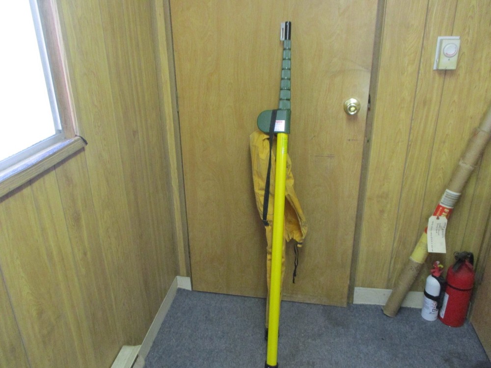 LIETZ DIGITAL MEASURING POLE W/CASE