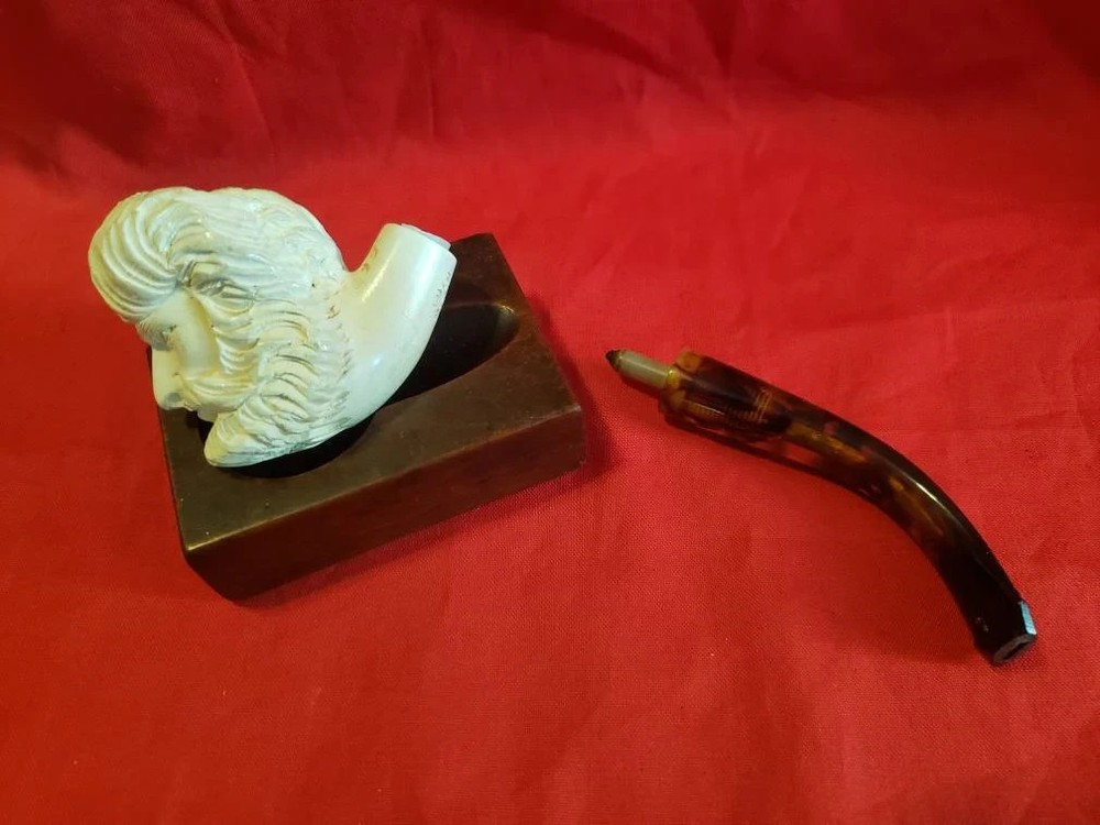 Gorgeous Handcarved Meerschaum Pipe