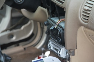 Transmission Control Left Hand Front Engine Compartment Fits 00 300M 72757