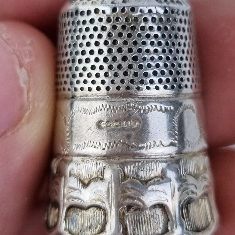 Solid Silver Thimble Sheffield 2002 Carrs Of Sheffield