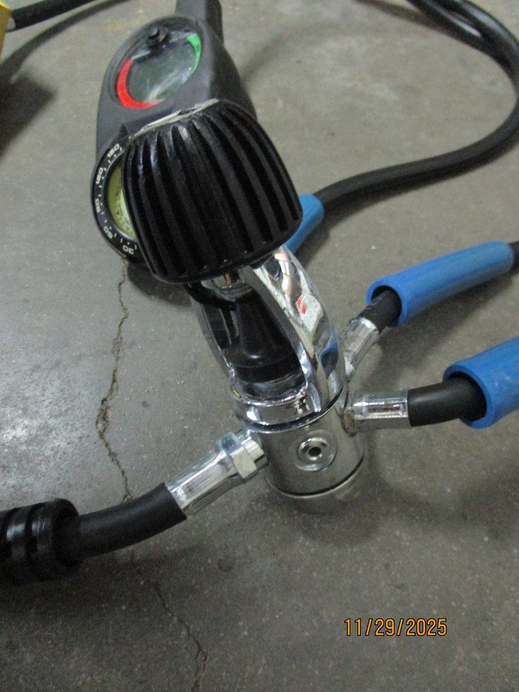 US Divers SE2 Regulator & Oceanic Data Max Sport Computer Untested