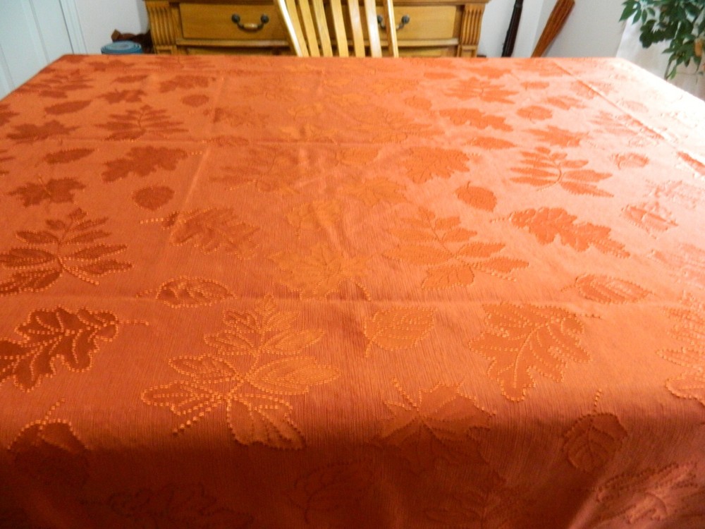 L-24 RUST FALL LEAF COTTON BLEND TABLECLOTH 58 X 114