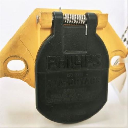Phillips ISO Socket P/N  PHI16-7422 *Broken Plastic*