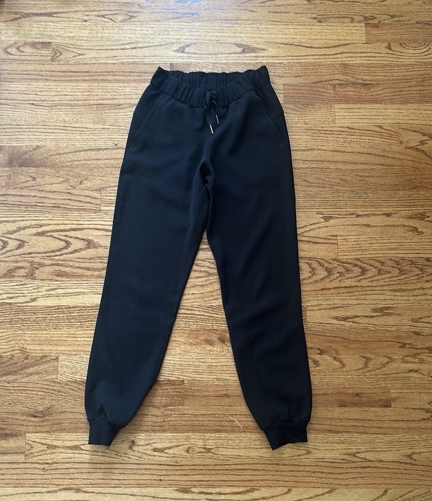 Lululemon Black On The Fly Jogger Size 2