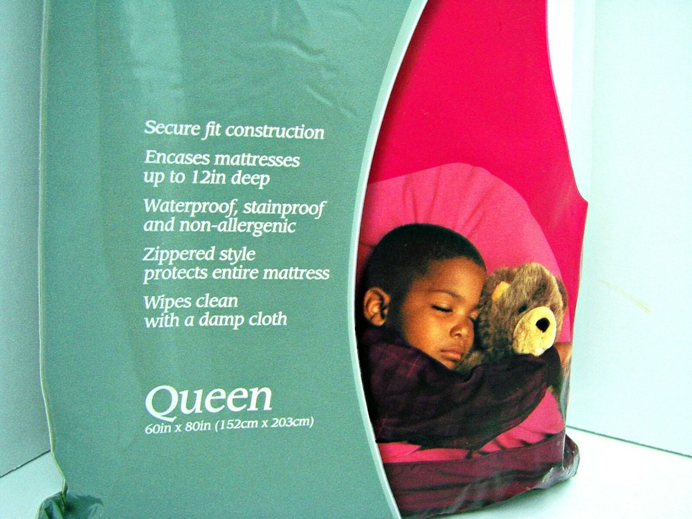 Basic Bedding Queen Size Zippered Vinyl Mattress Protector Waterproof Stainproof