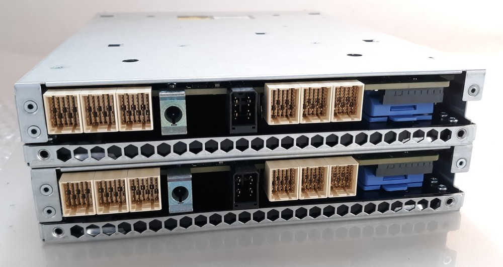 Pair of NetApp 111-01287+B0 Disk Array Controller NO CPU & RAM