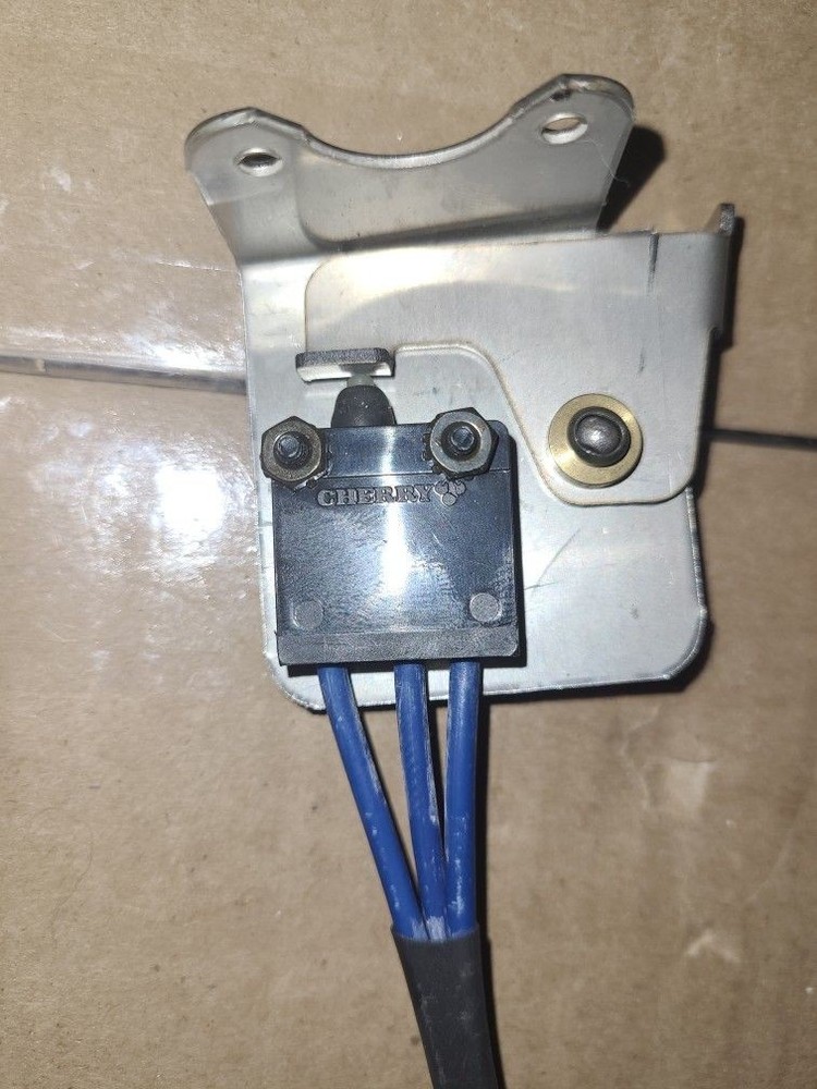 Braun 25463RA Bridge Switch Assy, Rear New