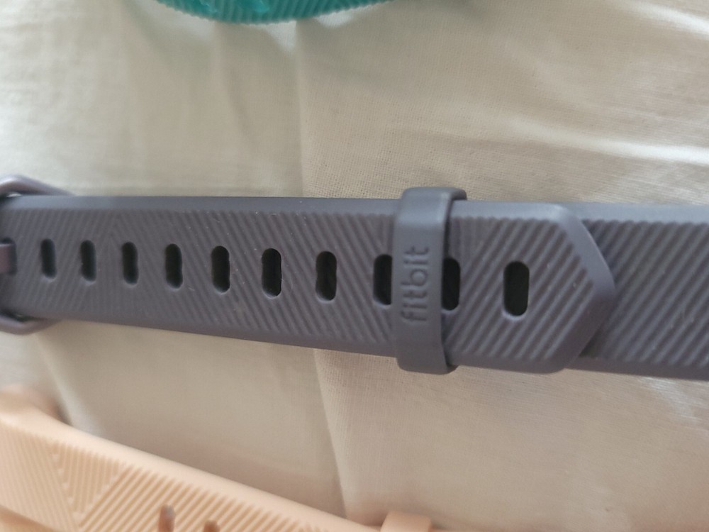 Fit Bit Alta HR Turquoise with Extra Bands Pink & Gray