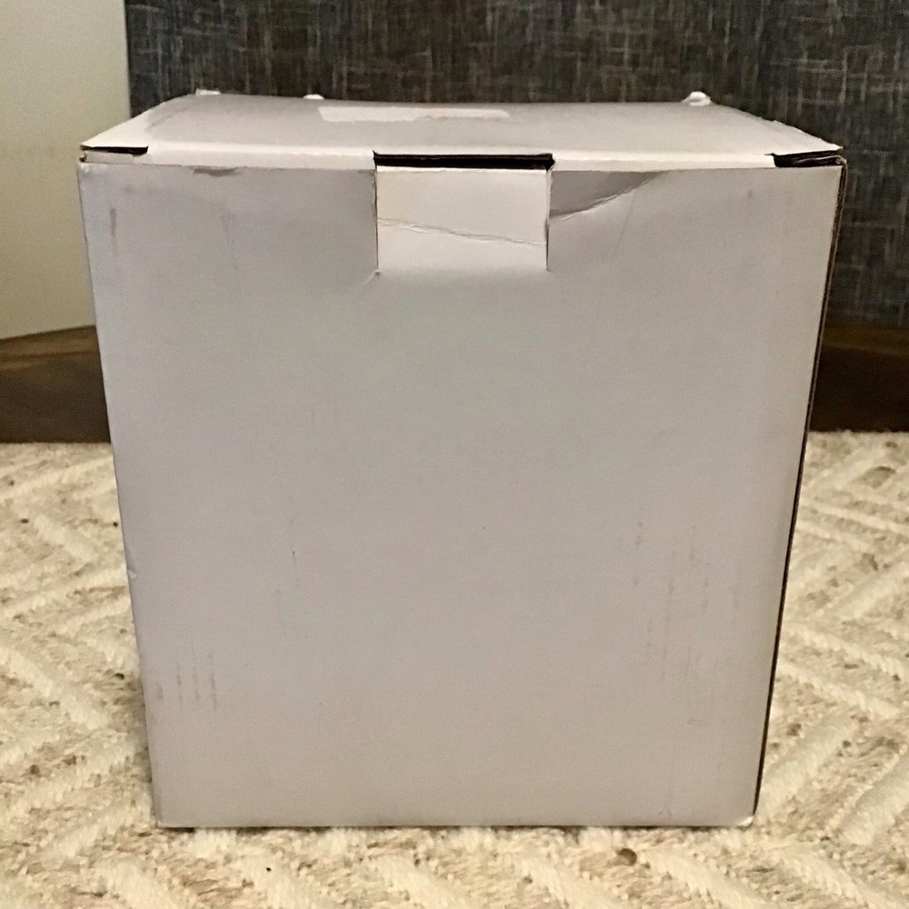 NIB Ceramic Bear Sponge & Soap Dish With Lid