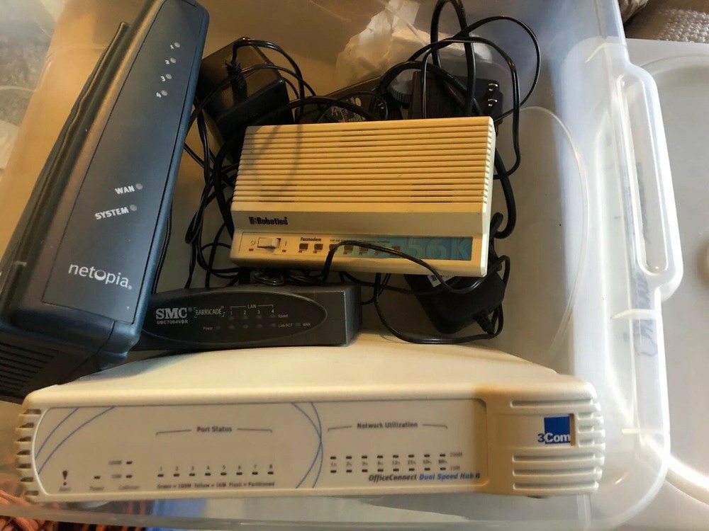 NETOPIA US ROBOTICS 3com SMC  NETWORKING SYSTEM  4 ITEMS WITH AC AFAPTERS