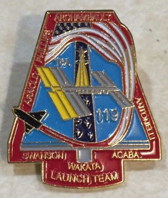 STS-119 SPACE SHUTTLE DISCOVERY LAUNCH TEAM PINBACK