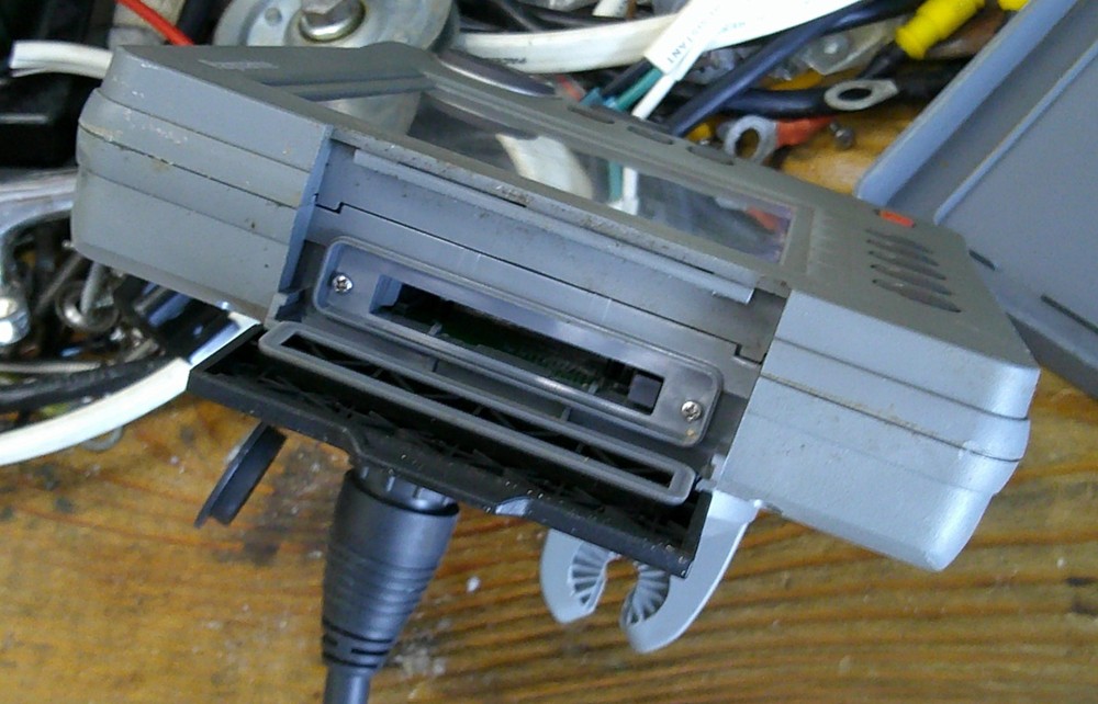 Raymarine A70 D Chartplotter, Sonar # AE62190405208. Needs new screen