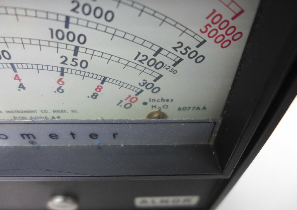 Alnor 6000-P Velometer with case and manual