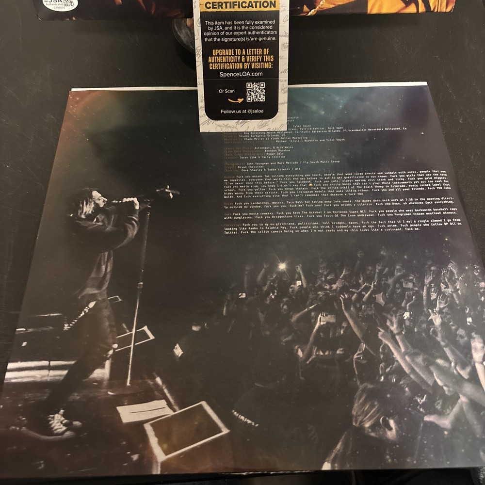 Falling in reverse signed Ronnie Radke record vinyl jsa certified
