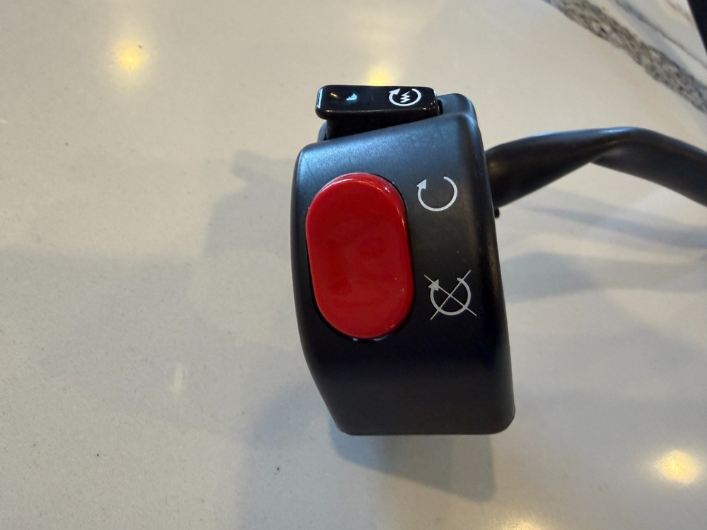 2006-2012 Triumph Daytona 675 OEM Handlebar Right Engine Killswitch Starter