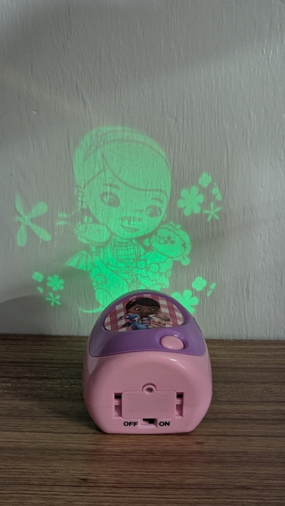 Doc McStuffins Light Projector with 3 Colors -GDJ-P-645