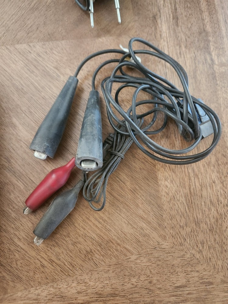 General Electric Snapper AC Volt / AMP / OHM /Hook-On Meter with Case