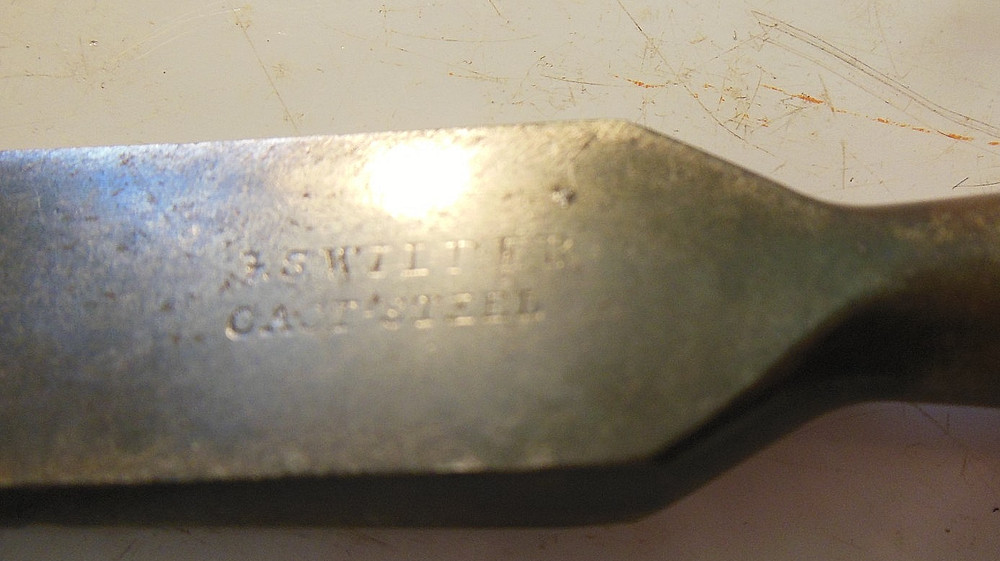Nice Looking Vintage Merrill & Wilder 13/16" Square Edge Socket Chisel