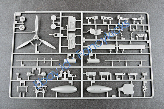 Trumpeter 02211 1:32 P-40M War Hawk Plastic model kit