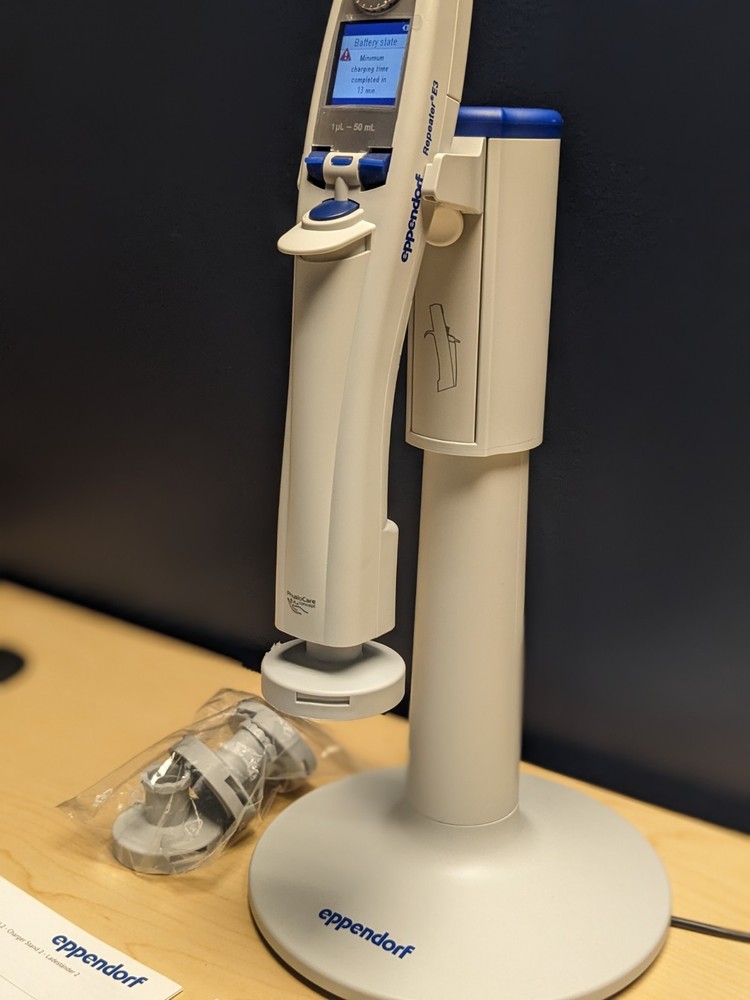Eppendorf Repeater E3 1uL - 50mL Electronic Digital Pipette w/ Stand charger