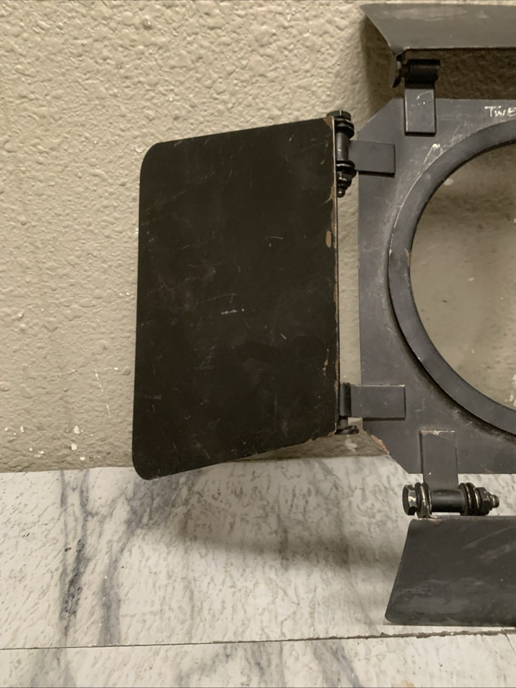 Mole Richardson Barn Doors Light Shield, Mini