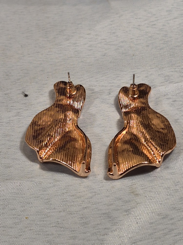 Vgt. Modernist Copper Leaf Shape Earrings Mid-Century Studs