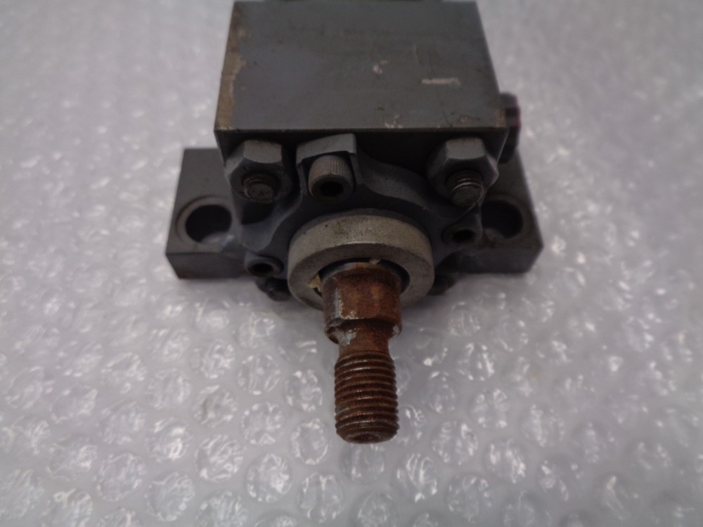 MILLER J72B2B CYLINDER (AS PICTURED) UNMP