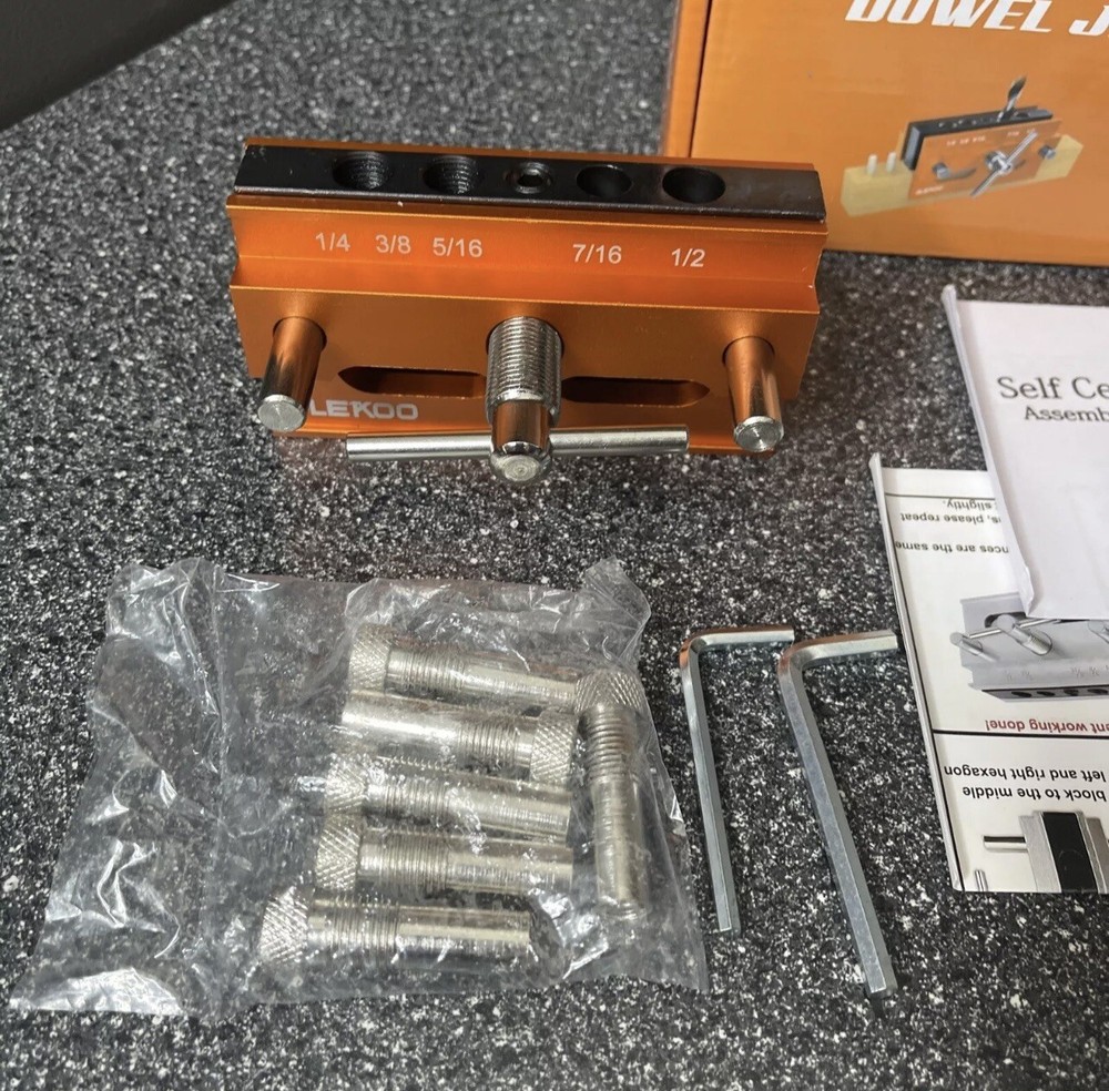 BLEKOO SELF-CENTERING DOWEL JIG NEW