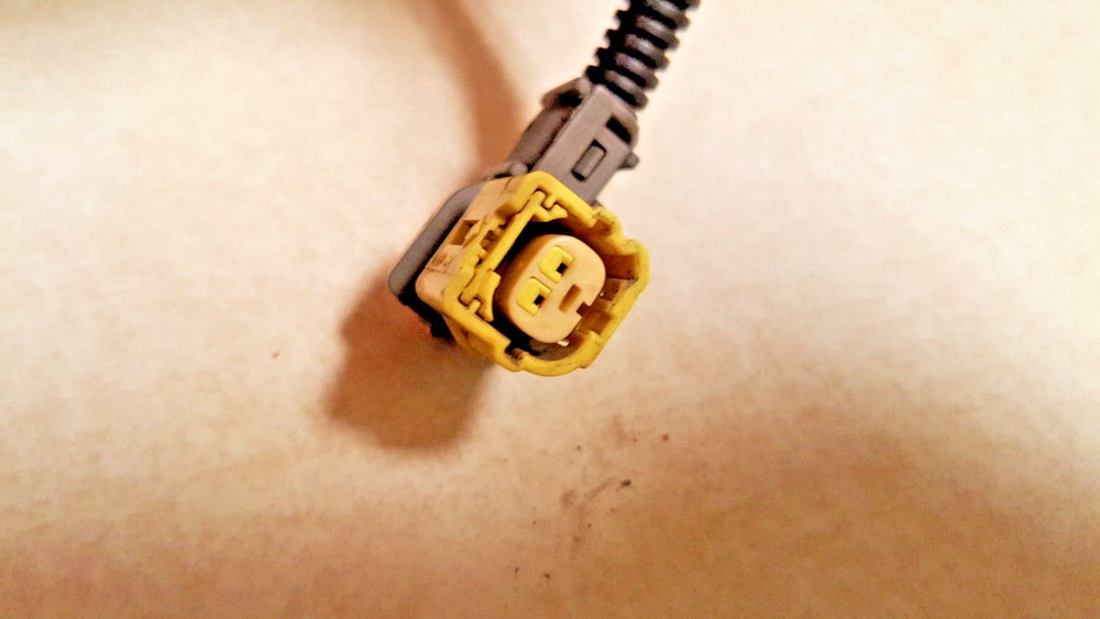 2003-2008 corolla matrix connector impact crash sensor  A400