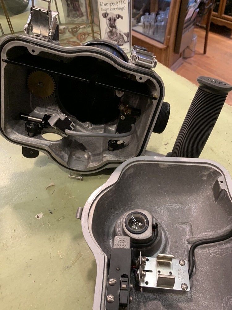 Underwater Scuba camera and flashlight with accessories