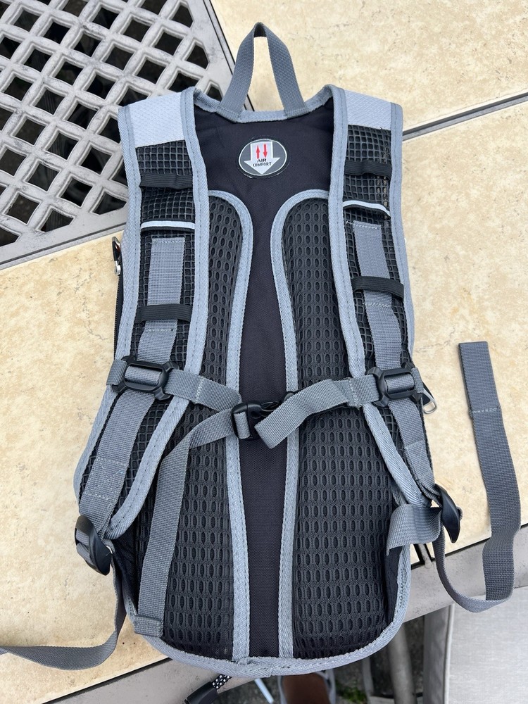 Hi-Tec Hydration Backpack for Hiking/Camping Black/Silver