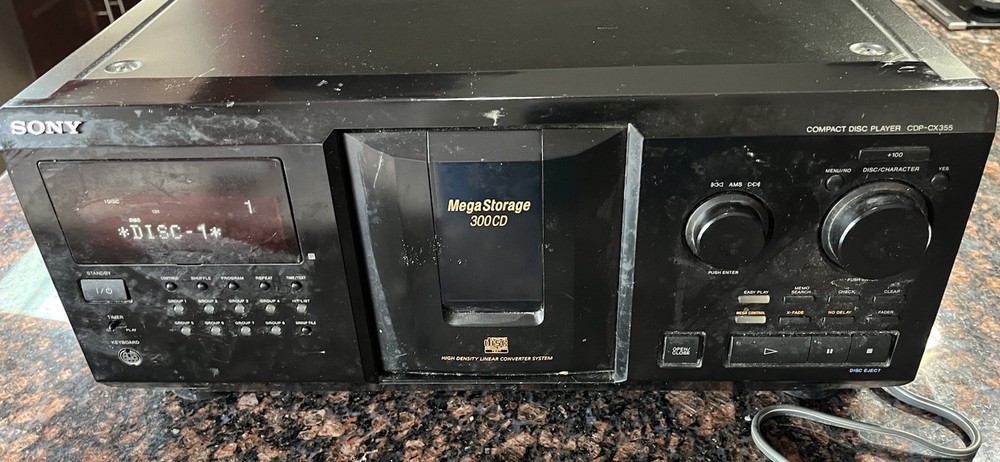 Sony CDP-CX355 Mega Storage 300 Disc Compact Disc CD Player. UNTESTED  Read