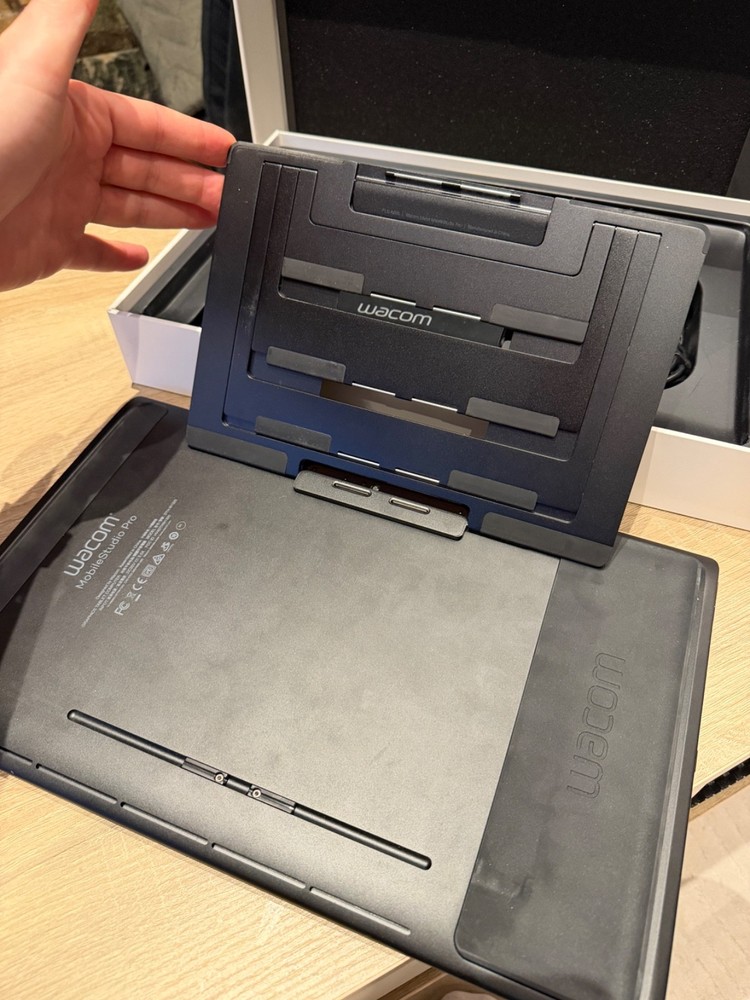 Wacom Mobilestudio Pro 13 Graphics Tablet i7 - 512GB