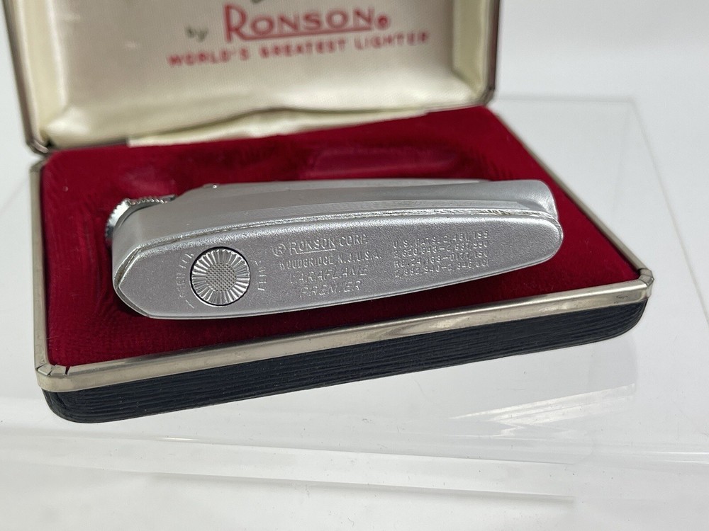 Vintage Ronson Varaflame Premier Lighter With Box