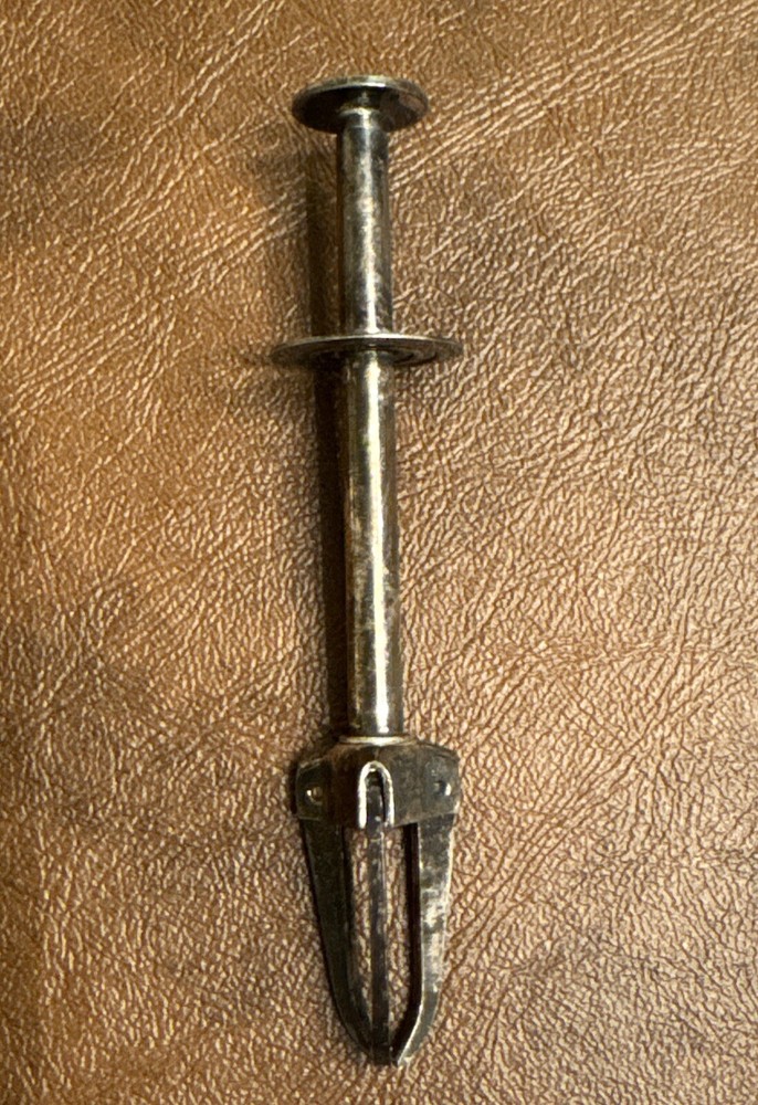 Vintage Olive Ice Sugar Picker Silver