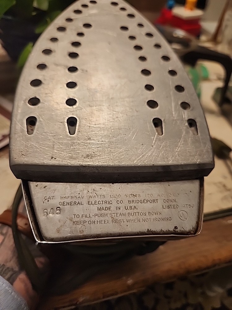 GE H4f95av Steam Iron Working